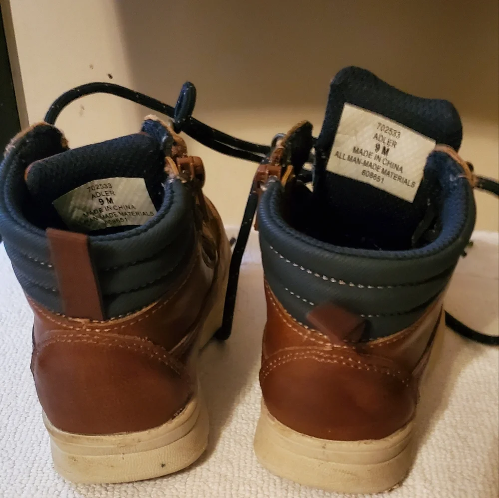 *Little Boys Shoes - Picture 3 of 5